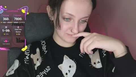 Snapshot of frosty_blueberries4 chatting on October 22, 11:04 am ANA online show from October 22, 11:04 am