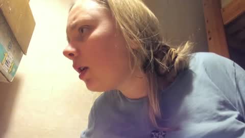 Snapshot of frumcake chatting on December 11, 2:19 am FrumCake online show from December 11, 2:19 am