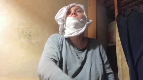 Snapshot of frumcake chatting on March 4, 12:50 am FrumCake online show from March 4, 12:50 am