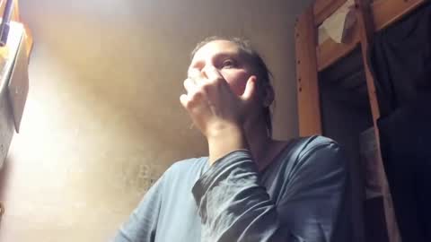 Snapshot of frumcake chatting on January 20, 2:11 am FrumCake online show from January 20, 2:11 am