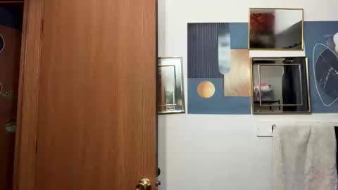 Linnys Palace online show from December 15, 6:46 pm