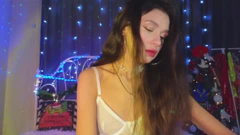Snapshot of funny_whotsss chatting on December 7, 9:33 pm Tiffany online show from December 7, 9:33 pm