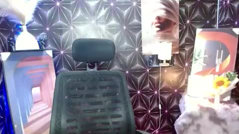 fushialore online show from February 22, 5:52 am