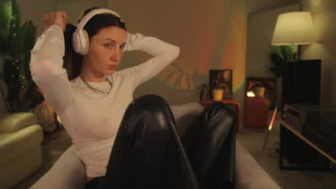 Snapshot of g_ia chatting on December 20, 6:13 pm G online show from December 20, 6:13 pm