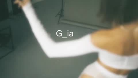 Snapshot of g_ia chatting on January 16, 6:27 pm G online show from January 16, 6:27 pm