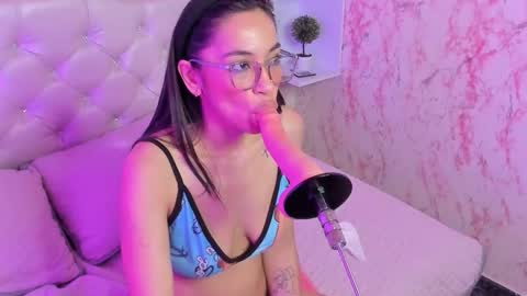 gabbieskinny online show from November 21, 5:04 pm