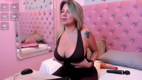 Gaby Santos online show from February 26, 1:54 pm