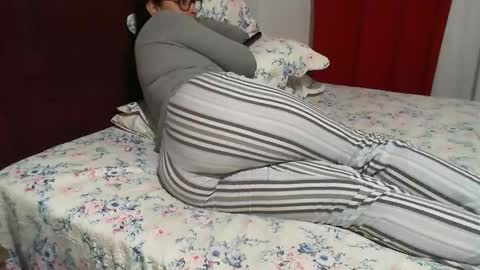 gaby  layla online show from November 8, 11:54 pm