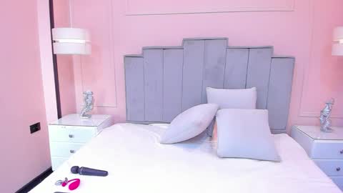 Snapshot of gabriela_lux chatting on October 22, 11:48 am online show from October 22, 11:48 am