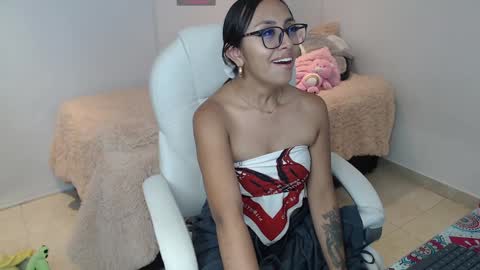 Snapshot of gabriela_morales01 chatting on December 4, 3:04 am . online show from December 4, 3:04 am