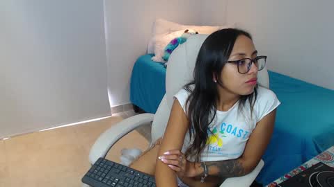 Snapshot of gabriela_morales01 chatting on January 30, 4:55 pm . online show from January 30, 4:55 pm