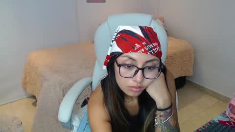 Snapshot of gabriela_morales01 chatting on December 5, 3:04 am . online show from December 5, 3:04 am