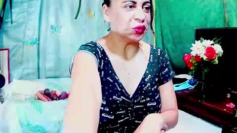 Snapshot of gabriela_sexy chatting on October 23, 4:13 pm Gabriella Lopez online show from October 23, 4:13 pm