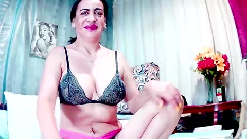 Gabriella Lopez online show from December 2, 12:39 pm