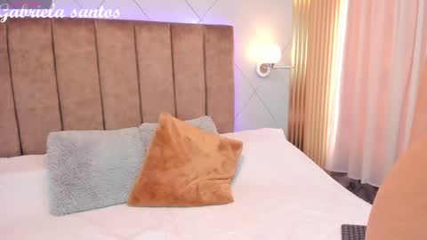 gabriella_santoss online show from December 19, 5:08 pm