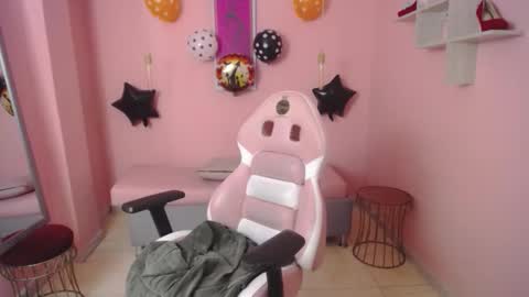 Snapshot of gaby_angel25 chatting on October 22, 6:24 pm ..          .. online show from October 22, 6:24 pm