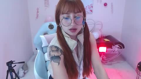 Snapshot of gaby_angel25 chatting on October 17, 10:46 pm ..          .. online show from October 17, 10:46 pm