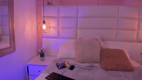 Gaby online show from December 4, 7:58 pm