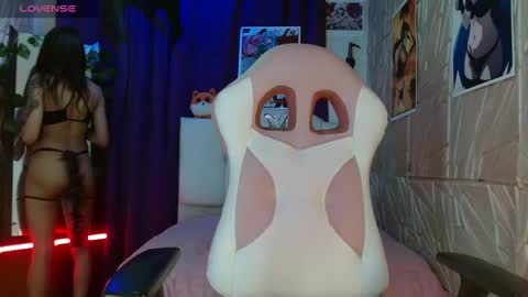 Snapshot of gaby_tailor_ chatting on January 27, 4:22 pm Gaby online show from January 27, 4:22 pm