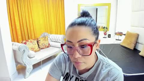 Snapshot of gaby_trent chatting on September 25, 5:01 pm gabriela online show from September 25, 5:01 pm