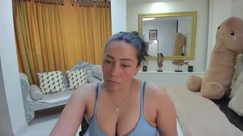 Snapshot of gaby_trent chatting on October 25, 4:47 pm gabriela online show from October 25, 4:47 pm