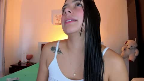Snapshot of gabybuttler1 chatting on February 25, 5:19 pm Gabybuttler online show from February 25, 5:19 pm