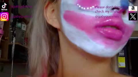 gabygumms online show from October 1, 2:11 pm