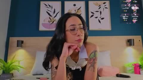 Snapshot of gabypetit chatting on October 4, 3:45 am Gaby online show from October 4, 3:45 am