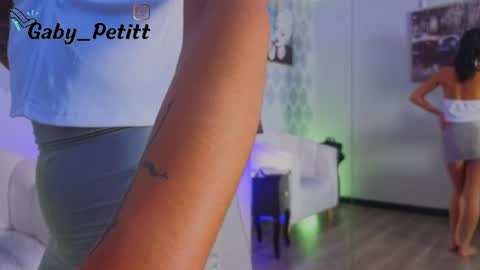 Gaby online show from June 3, 8:03 pm