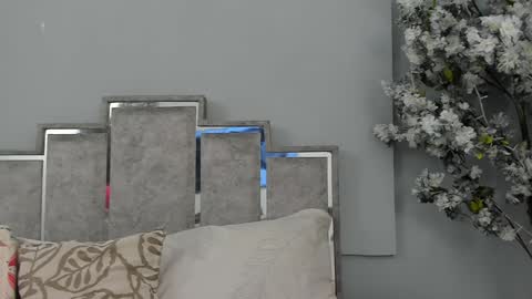 gabyyjones online show from December 15, 11:34 am