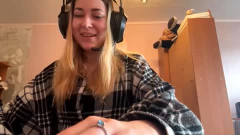 garnettdelbo online show from September 27, 11:39 am