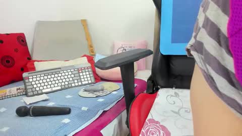 Snapshot of gatitasexy_hot_wet4u chatting on October 21, 8:35 pm Mfe online show from October 21, 8:35 pm