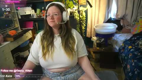 Snapshot of geeky_kitten chatting on September 14, 4:27 pm Geeky Kitten Leina - online show from September 14, 4:27 pm