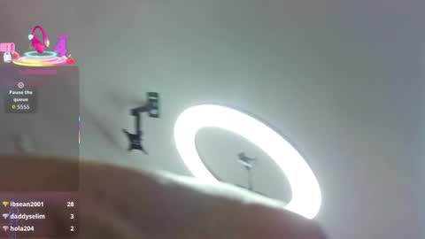 Snapshot of geminis_milf chatting on September 20, 9:35 pm geminis_milf online show from September 20, 9:35 pm