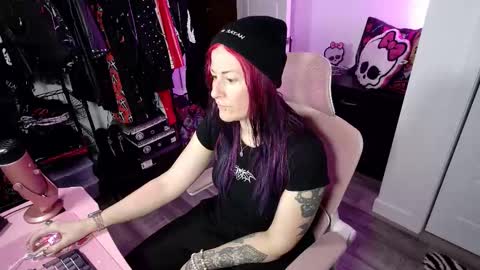 Snapshot of gennyrock chatting on October 26, 1:45 am Genny Rock and online show from October 26, 1:45 am