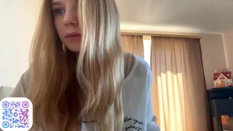 Chloe online show from September 11, 8:25 am