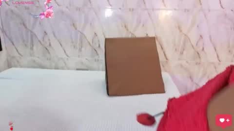 Snapshot of georgis__ chatting on October 12, 1:02 pm Georgina online show from October 12, 1:02 pm