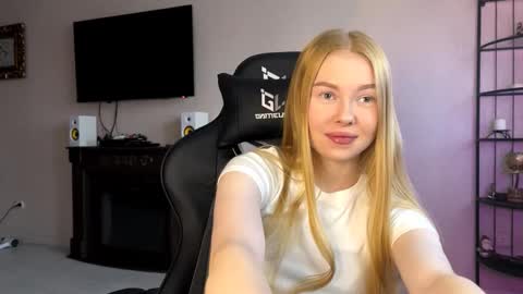 Amelia online show from November 3, 4:27 am