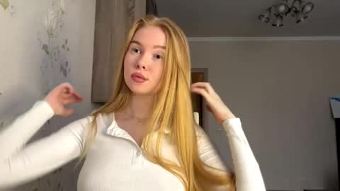 Amelia online show from October 18, 9:01 am