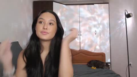Snapshot of germiona_shine chatting on February 8, 1:00 am Germiona online show from February 8, 1:00 am