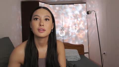 Snapshot of germiona_shine chatting on February 14, 8:21 am Germiona online show from February 14, 8:21 am