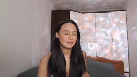 Snapshot of germiona_shine chatting on February 7, 4:37 am Germiona online show from February 7, 4:37 am