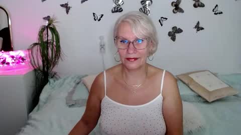 Snapshot of ghertrudequeen chatting on September 10, 3:28 am Ghertrudequeen online show from September 10, 3:28 am