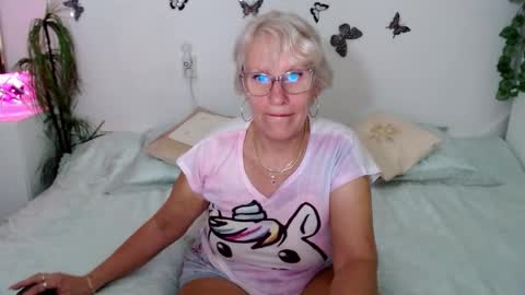 Snapshot of ghertrudequeen chatting on September 14, 3:37 am Ghertrudequeen online show from September 14, 3:37 am