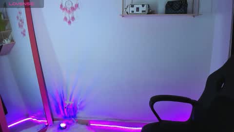 giaaaa   online show from October 3, 12:16 am