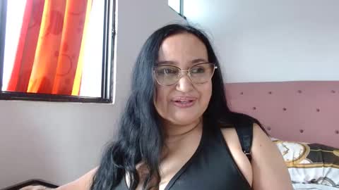 Snapshot of gia_nahomi chatting on February 6, 10:00 pm nahomi online show from February 6, 10:00 pm