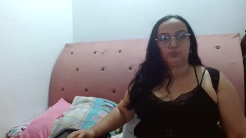 Snapshot of gia_nahomi chatting on February 23, 10:48 pm nahomi online show from February 23, 10:48 pm