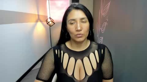 Snapshot of giafox_ chatting on March 1, 2:23 pm G I A FOX online show from March 1, 2:23 pm
