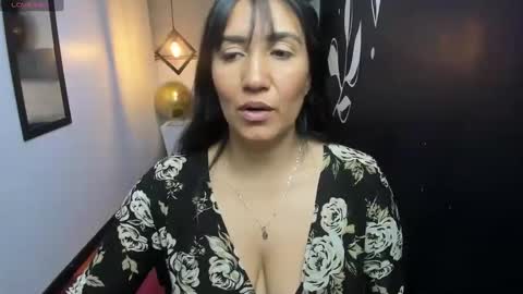 Snapshot of giafox_ chatting on December 12, 11:03 pm G I A FOX online show from December 12, 11:03 pm