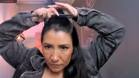 Snapshot of giafox_ chatting on February 12, 12:22 pm G I A FOX online show from February 12, 12:22 pm